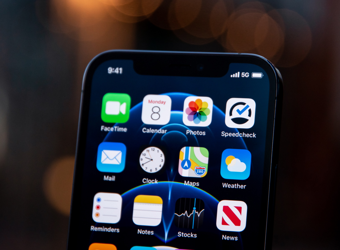 临渭苹果手机维修分享为什么 iPhone 12 在冬季会自动关机 
