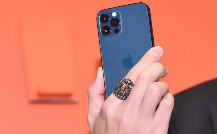 临渭苹果手机维修分享iPhone12系列重启方法教程 